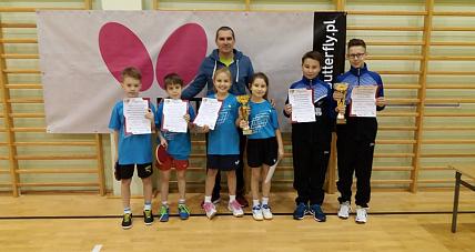 Podwójne Zwycięstwo Uks A...