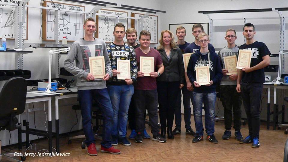 Uczniowie Zespołu Szkół otrzymali międzynarodowe certyfikaty [ZDJĘCIA]