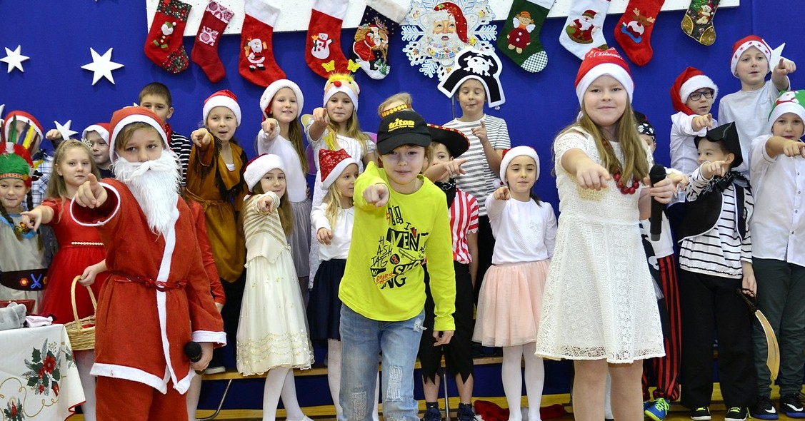 Mikołajkowe przedstawienie w SP3 [ZDJĘCIA]