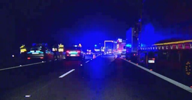 Wypadek w Sierakówku. Krajowa „60”  była zablokowana przez prawie 4 godziny