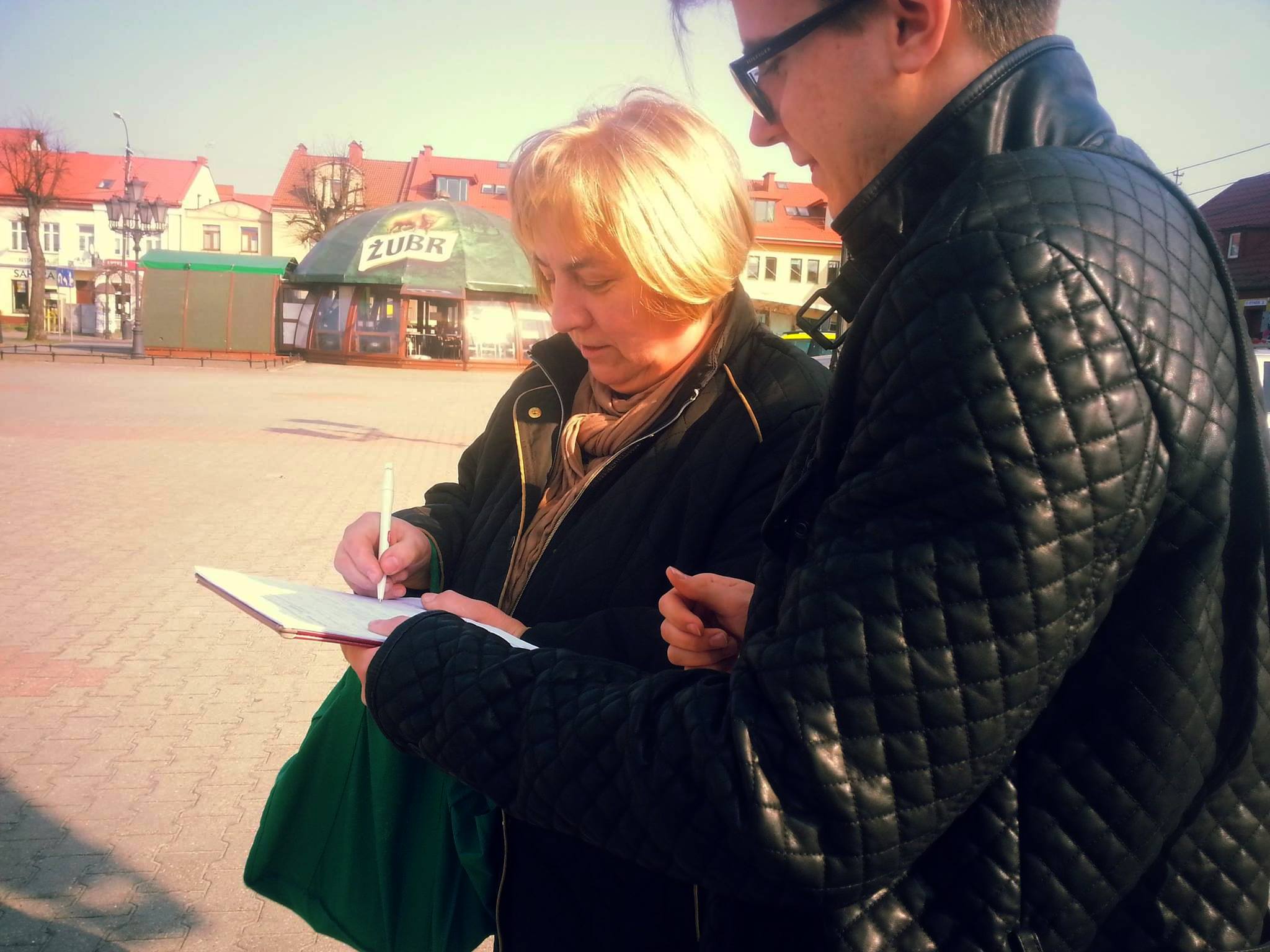 Zbierają podpisy w sprawie utworzenia młodzieżowej Rady Miejskiej