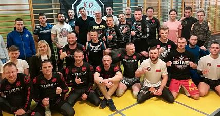 Mają Twarde Pięści I Wielkie Se...