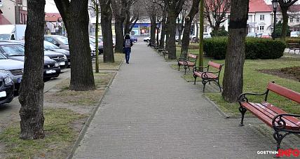 Pochmurny, Chłodny Czwartek. ...