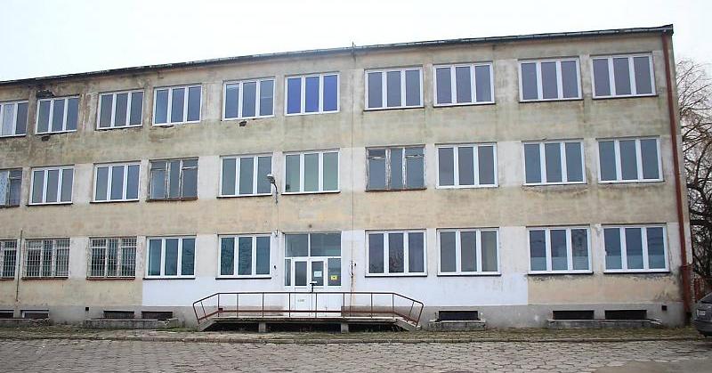 Nie ma chętnych na budynek po byłej przychodni [ZDJĘCIA]