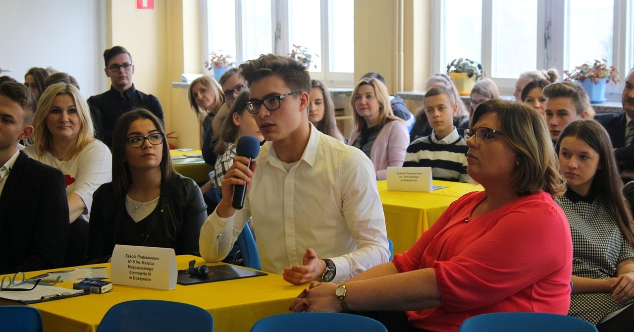 Debata powiatowa „Narkotyki, dopalacze – nie tędy droga!” [ZDJĘCIA]