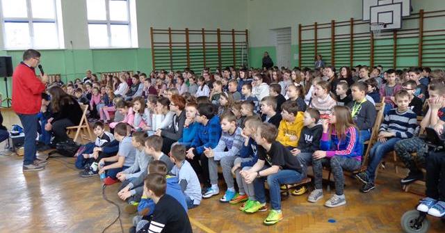 Trener i znawca piłki nożnej odwiedził SP1 [ZDJĘCIA]