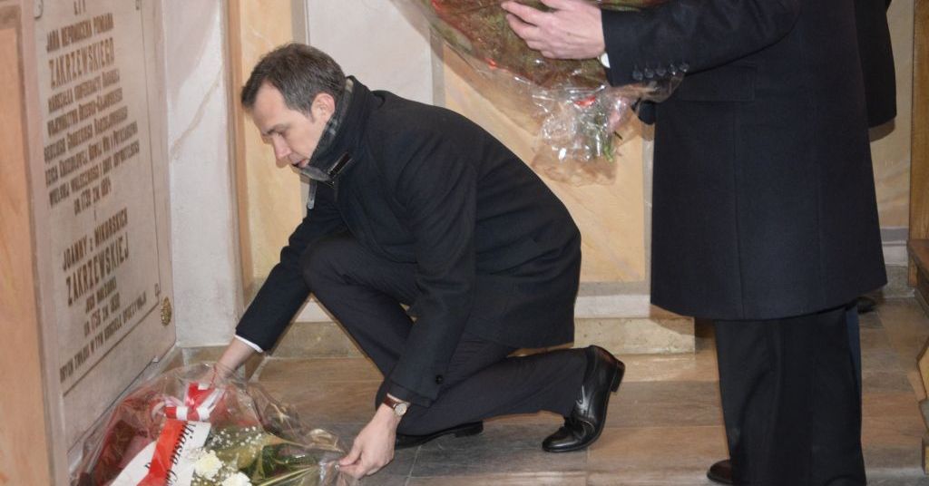Uroczysta Msza św. w Suserzu. Burmistrz złożył kwiaty pod kryptą Nepomucena Zakrzewskiego