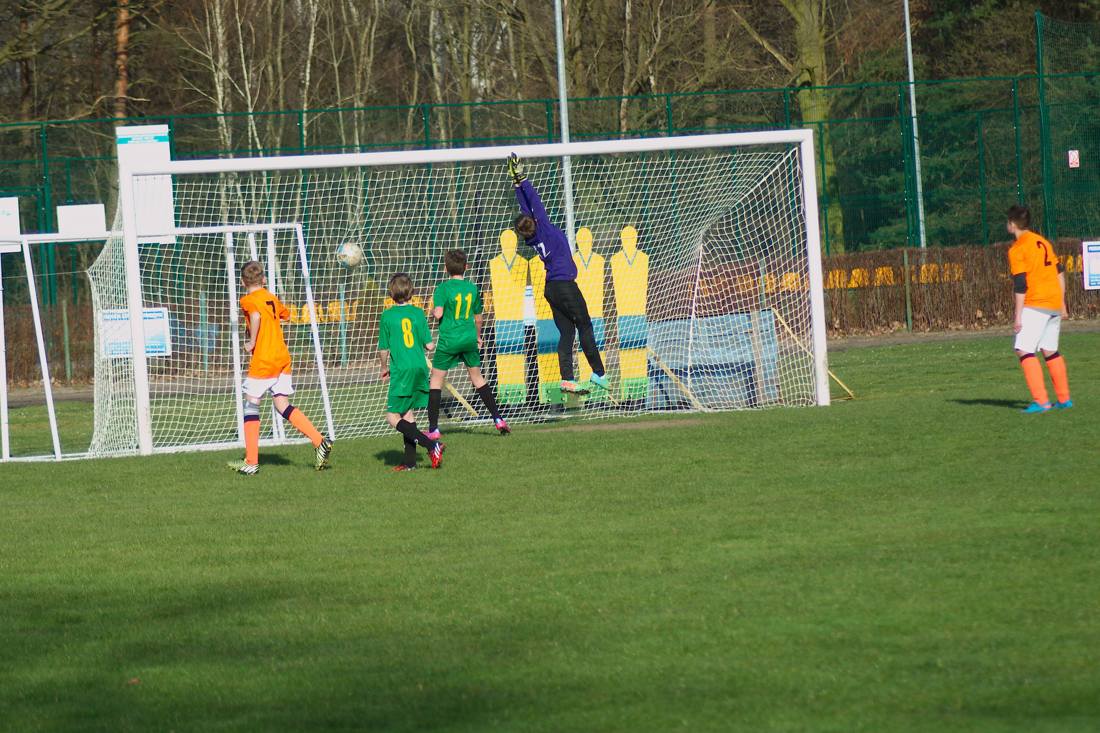 Pierwsze zwycięstwo młodszych trampkarzy