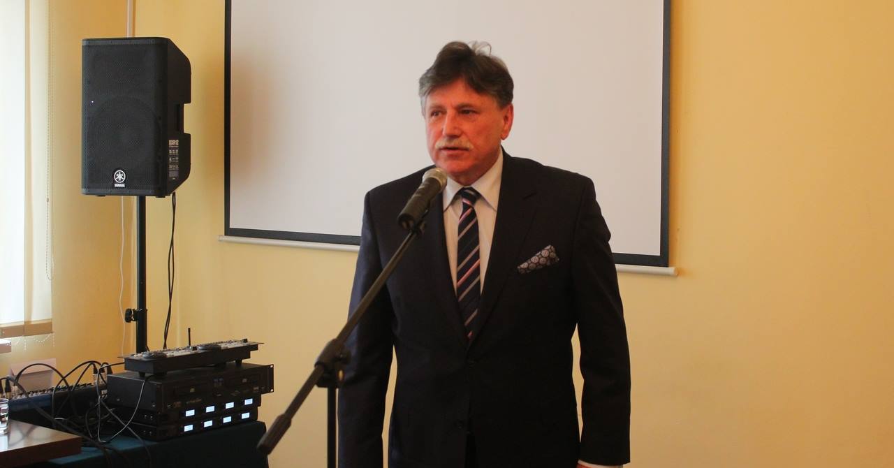 Powiat Gostyniński podziękował lekarzowi weterynarii za 40 lat pracy