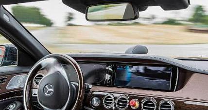 Auto Toczyło Się Po Drodze B...