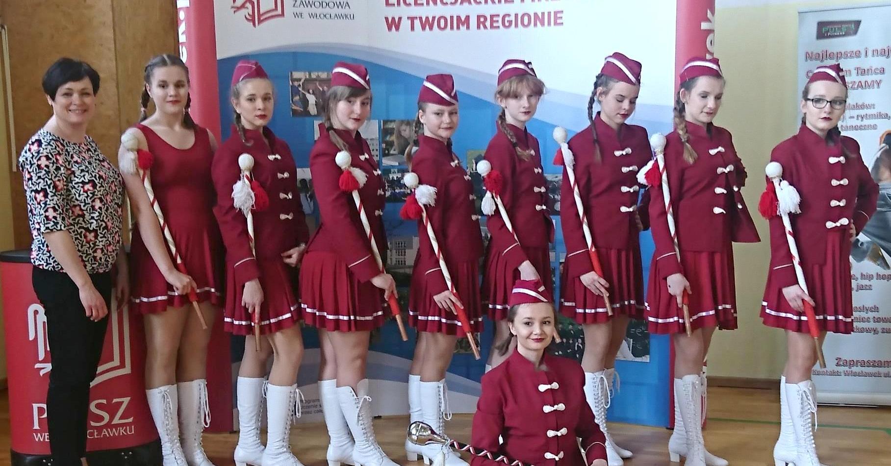 Mażoretki oraz studenci U3W uczestniczyli w maratonie tańca [ZDJĘCIA+VIDEO]