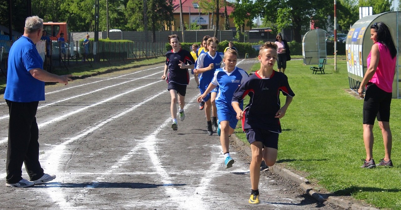Mistrzostwa Powiatu w czwórboju lekkoatletycznym [ZDJĘCIA+WYNIKI]