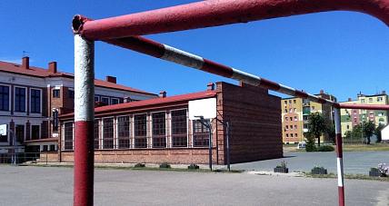 Boisko Przy "ogólniaku" Czeka ...