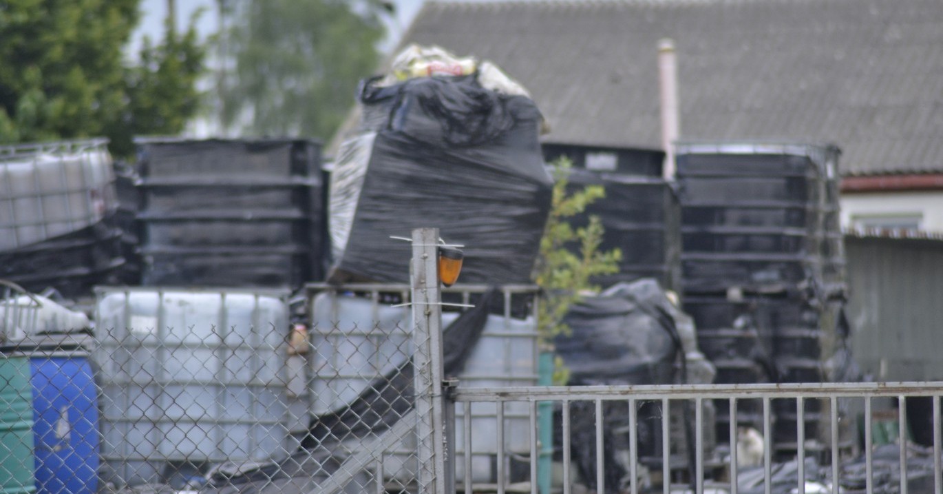Powiat ogłosił przetarg na usunięcie odpadów przy ul. Ziejkowej