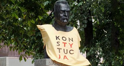 Koszulka Z Napisem "konstytucja"...