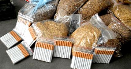 Wpadł Handlarz Papierosów B...