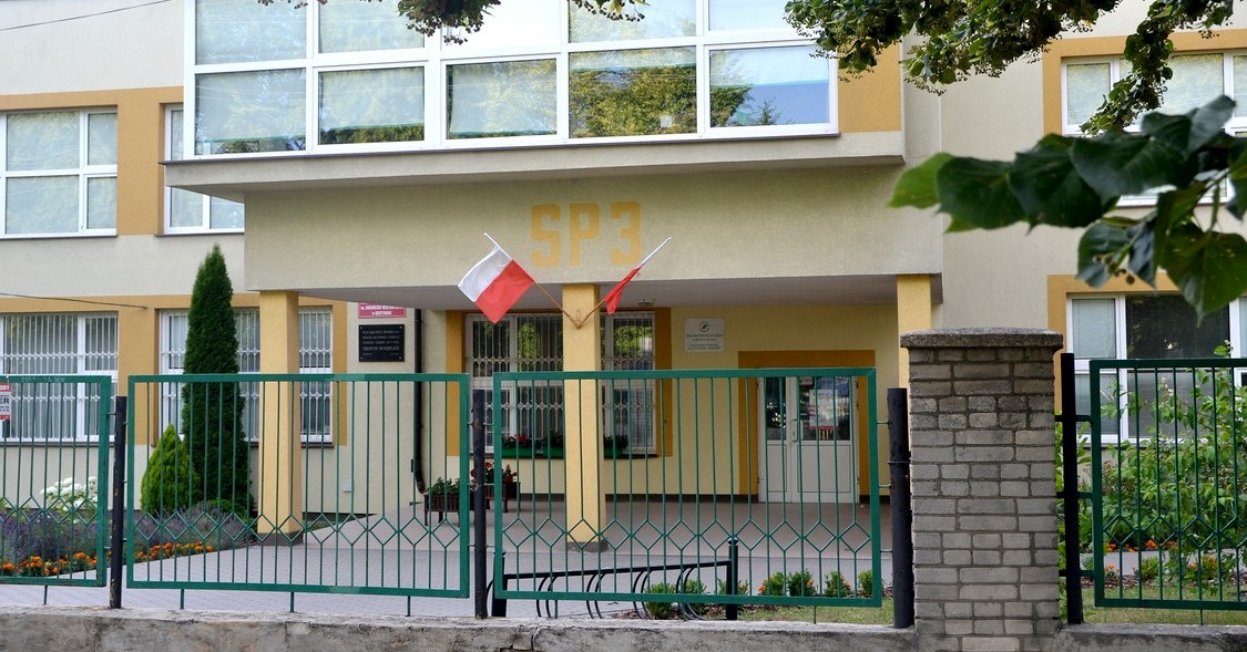Przepełnienie i dwuzmianowość, czyli gostynińskie szkoły po reformie edukacji PiS
