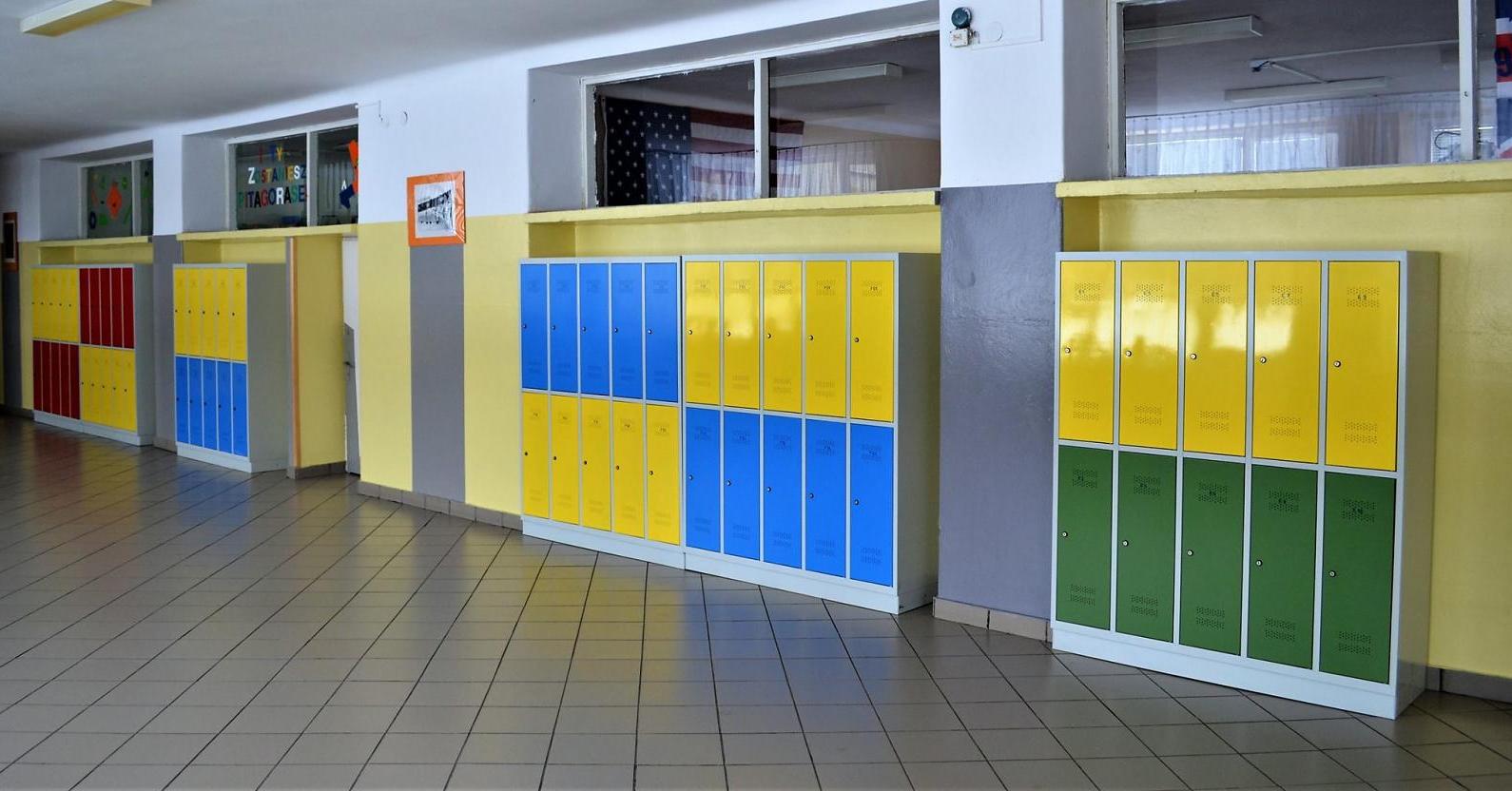 Do gostynińskich "podstawówek" zostaną zakupione dodatkowe szafki dla uczniów