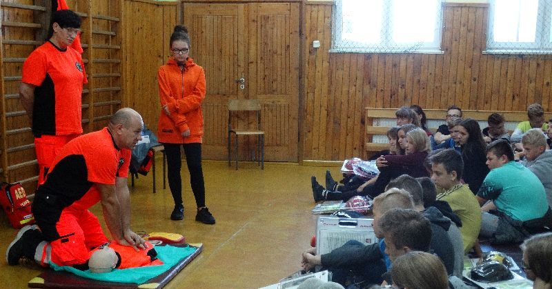 „Jesteś widoczny, jesteś bezpieczny” – spotkania z uczniami w Sannikach i Pacynie [FOTO]