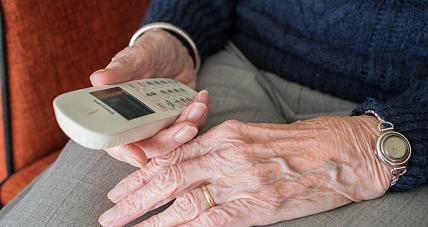 Uwaga! Oszuści Dzwonią Podając Si...