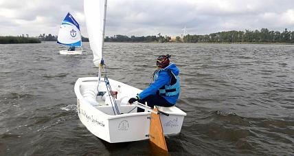 Mali żeglarze Z Klubu Hals ...