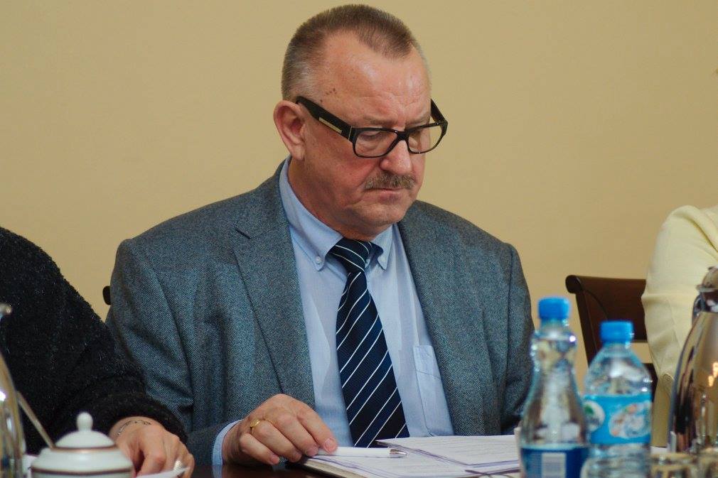 "Zawieszam wszelkie działania w sprawie budowy Term"