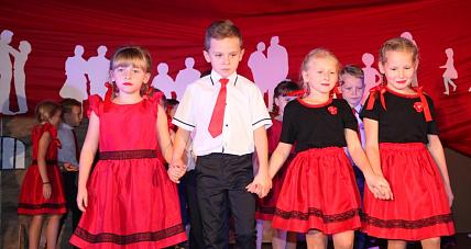 Biało-czerwono W Pacyńskiej S...