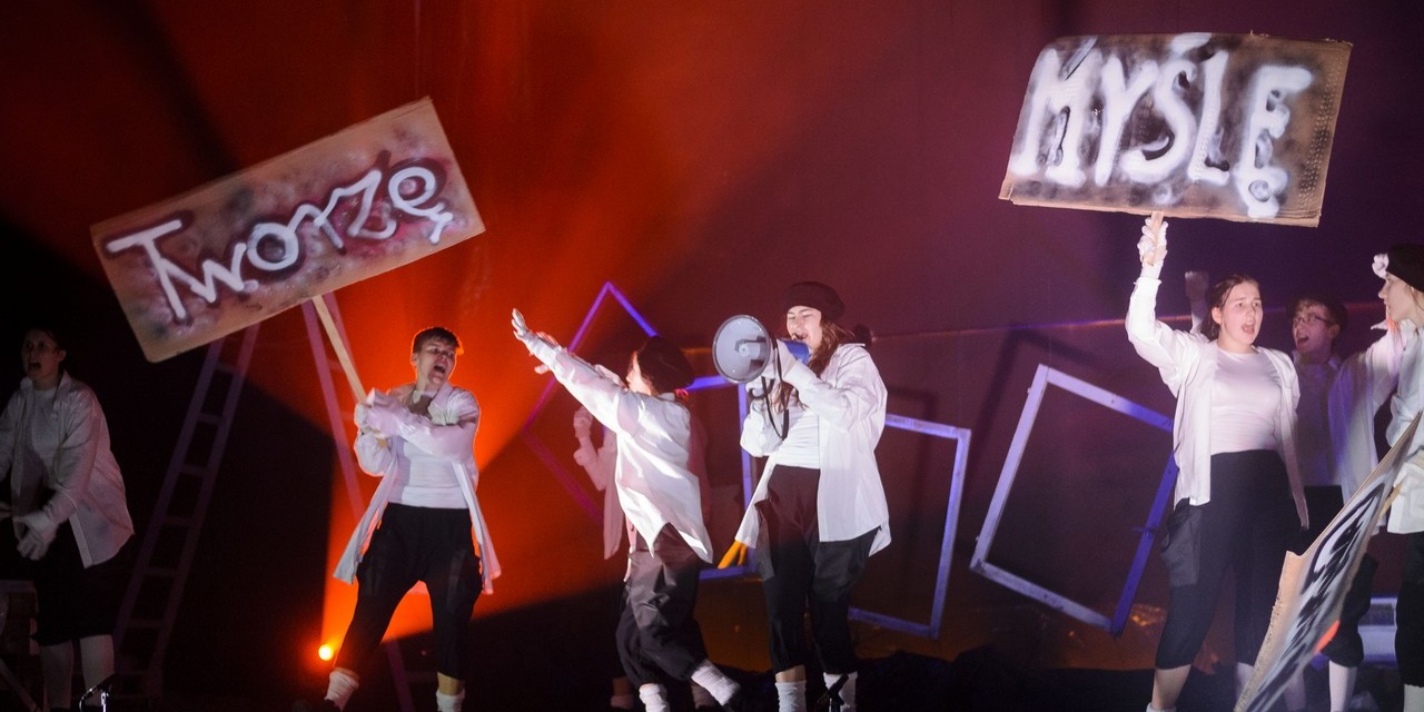 To miasto umiera - buntowniczy spektakl w MCK [ZDJĘCIA]