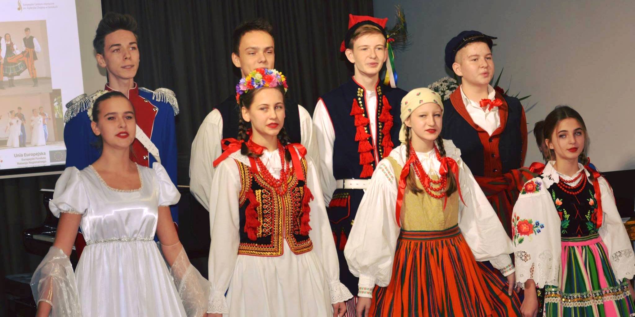 Ludowe klimaty w sannickim pałacu [ZDJĘCIA]