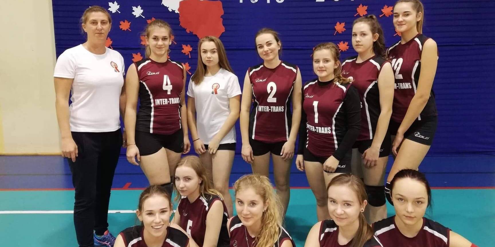 Świetna postawa naszych siatkarek na kutnowskim turnieju [ZDJĘCIA+WYNIKI]