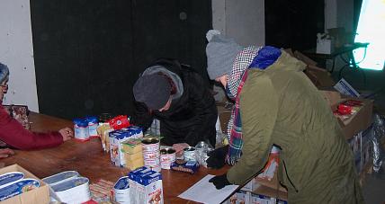 Gops Wydał żywność Potrzebującym [zdj...