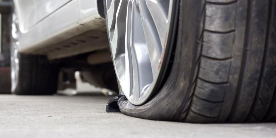 Przebite opony i porysowane auta. Obecni członkowie Rady Nadzorczej GSM boją się o swoje bezpieczeństwo