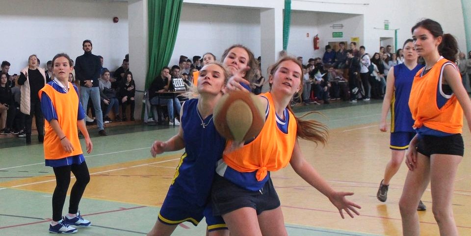 Liceum Ogólnokształcące wygrywa w koszykówce dziewcząt [ZDJĘCIA+WYNIKI]