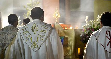 Ile Wiernych Chodzi Do Kościoła? S...