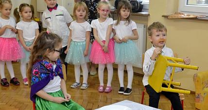 Babcia Jest Naszą Królową, A ...