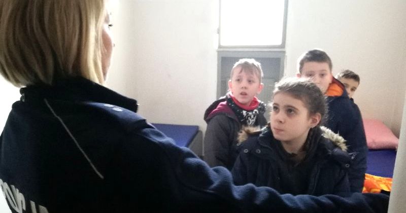 Trzecioklasiści na komendzie policji [ZDJĘCIA]
