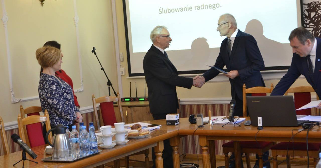 Rady Miejska w komplecie. Czesław Jaśkiewicz złożył ślubowanie [ZDJĘCIA]