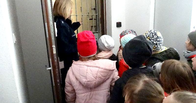 Dzieci trafiły na komendę policji [ZDJĘCIA]