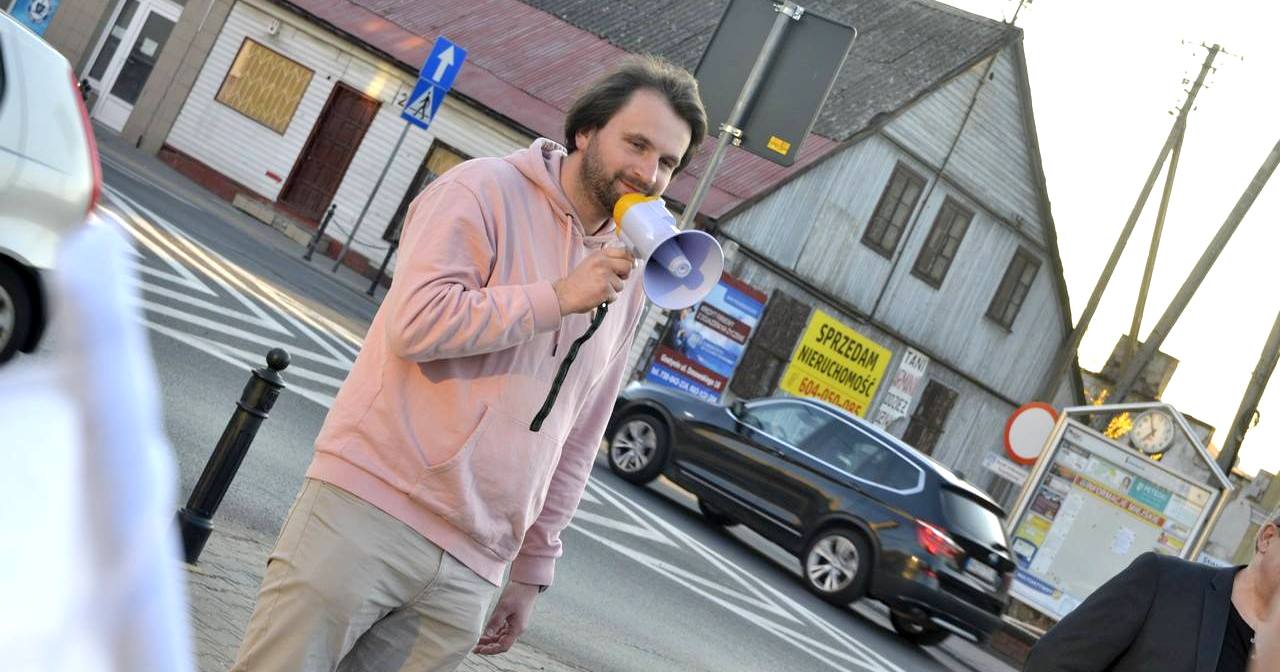 Mateusz Lewandowski, nauczyciel w SP 3: niech się wstydzą ci, którzy mi płacą [WIDEO]