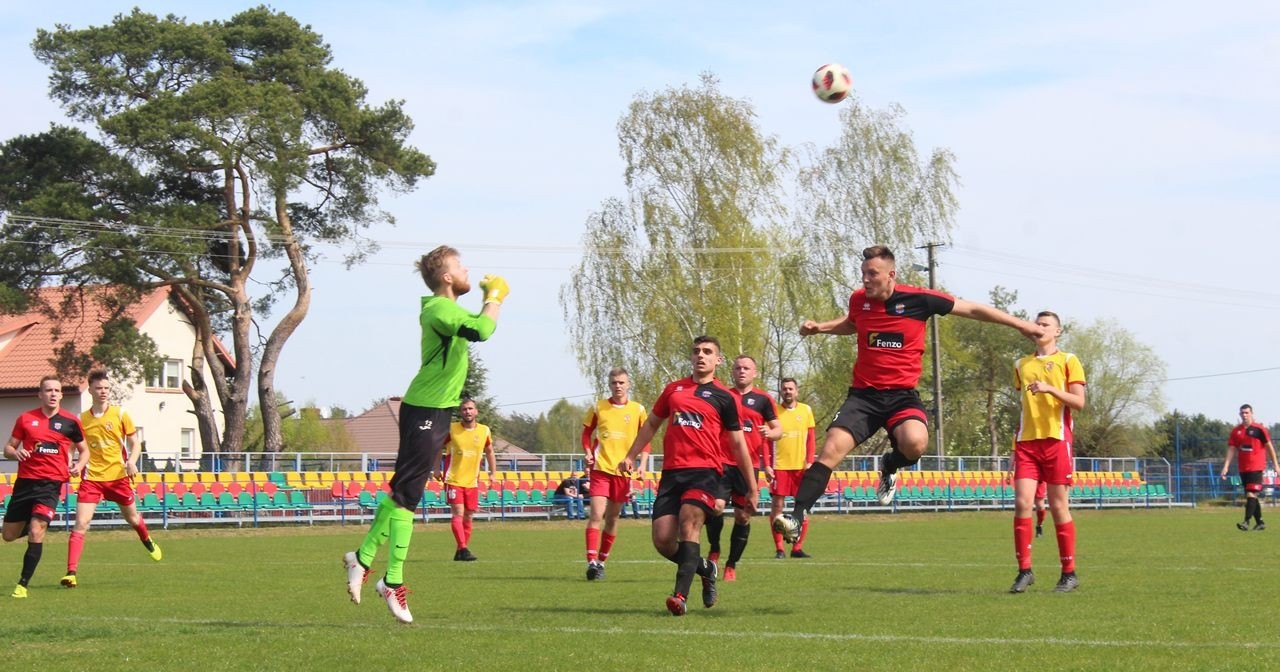 Niespodziewany remis Błyskawicy Lucień [ZDJĘCIA]