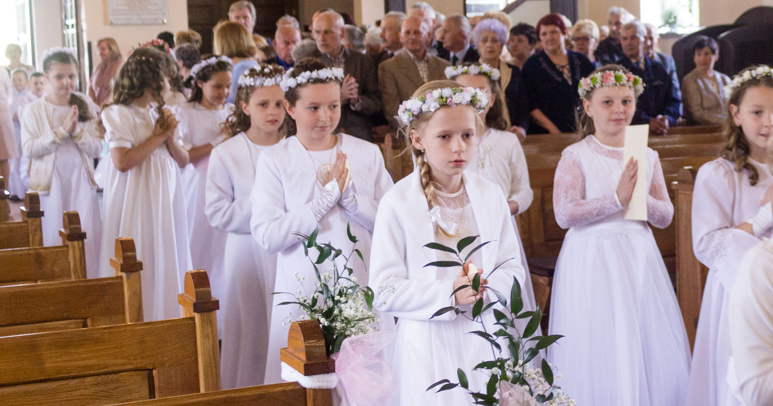I Komunia Św. w parafii Miłosierdzia Bożego [ZDJĘCIA]