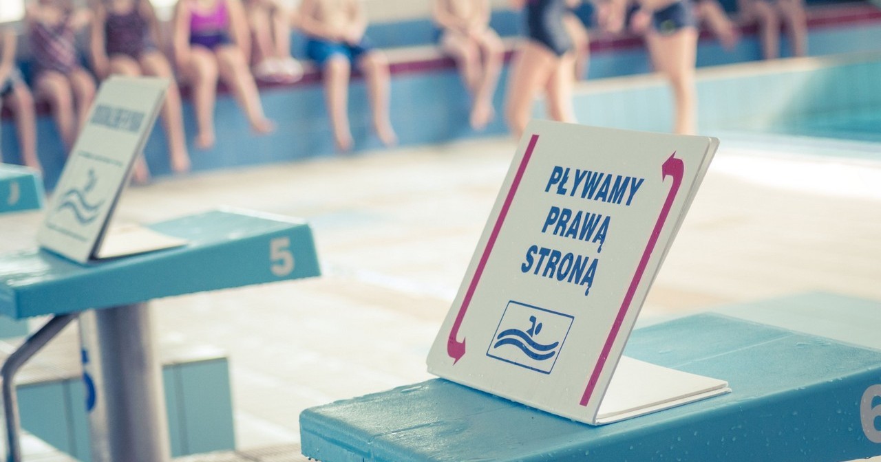 Wakacyjny prezent pływalni miejskiej dla dzieci i młodzieży