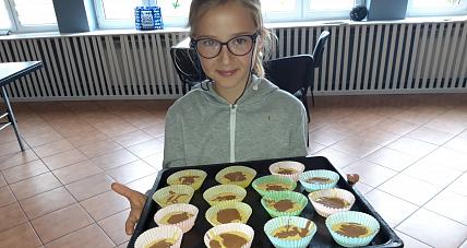 Pieczenie Słodkości I Wspólne Za...