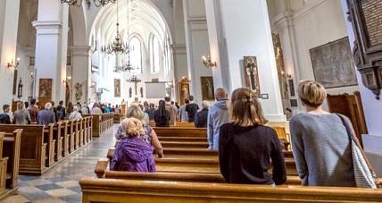 Okradł Kobietę W Kościele. By...