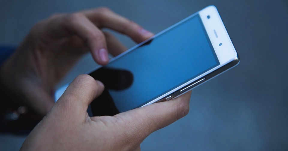 Podszywają się pod znajomego i kradną pieniądze. Korzystają z popularnego komunikatora