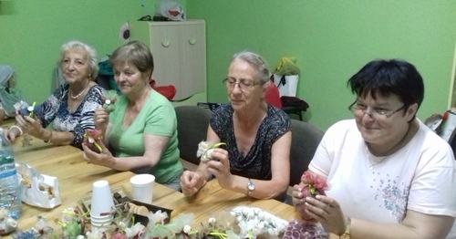 Bo najpiękniejsze są polskie kwiaty. Gminne stowarzyszenie realizuje ciekawy projekt [ZDJĘCIA]