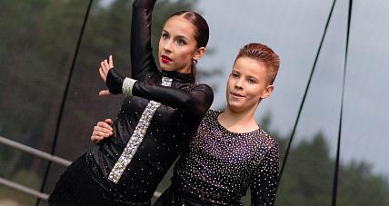 świetny Występ Tancerzy Z...