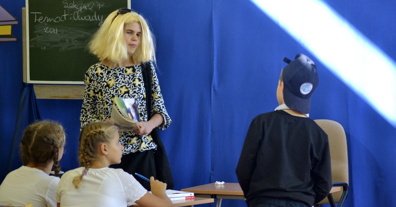 Nieoczekiwana zamiana miejsc w SP3. Widowisko z okazji Dnia Nauczyciela [ZDJĘCIA]