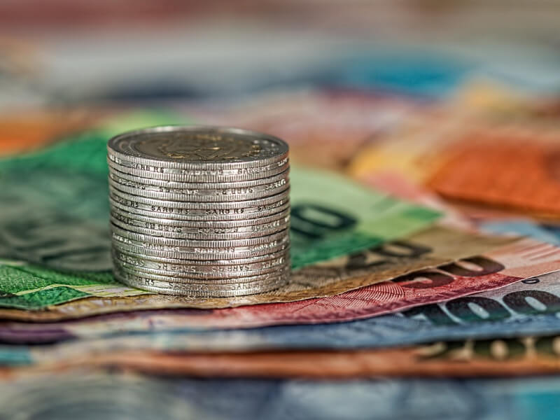 Inwestowanie w banknoty i monety kolekcjonerskie - czy to się opłaca?