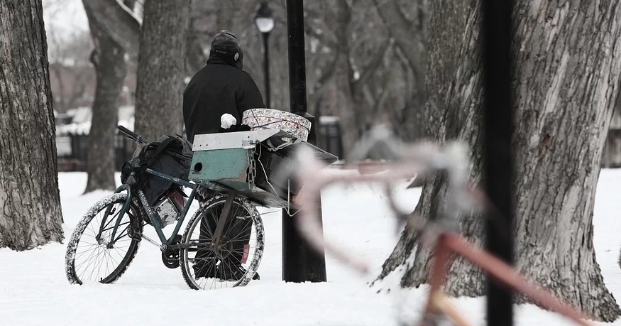 Pomóż bezdomnym - Zgłoś ich sytuację przez Krajową Mapę Zagrożeń Bezpieczeństwa